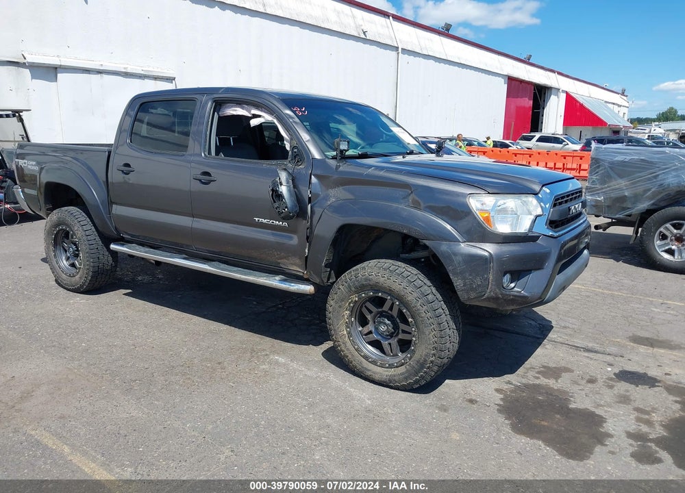 2015 TOYOTA TACOMA BASE V6 VIN: 5TFLU4EN6FX136016