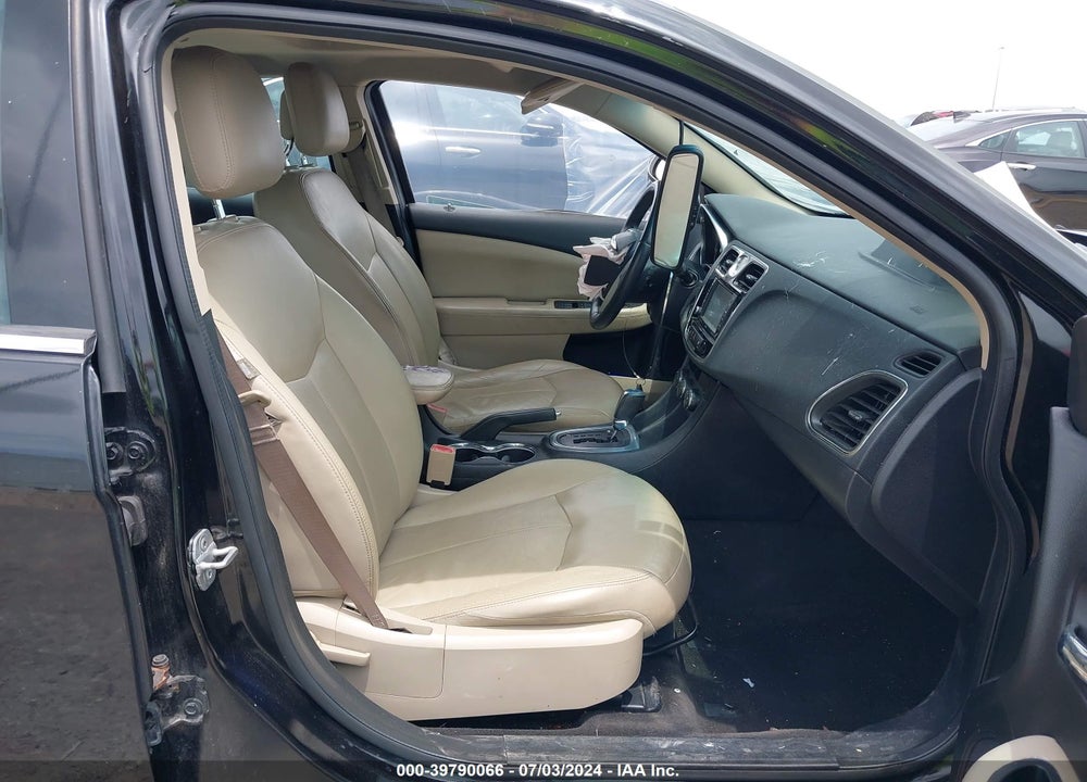 2012 CHRYSLER 200 VIN: 1C3CCBCG4CN213215