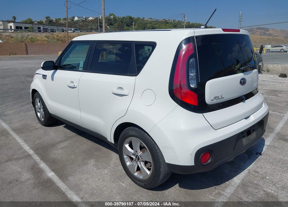 2018 KIA SOUL VIN: KNDJN2A21J7535977