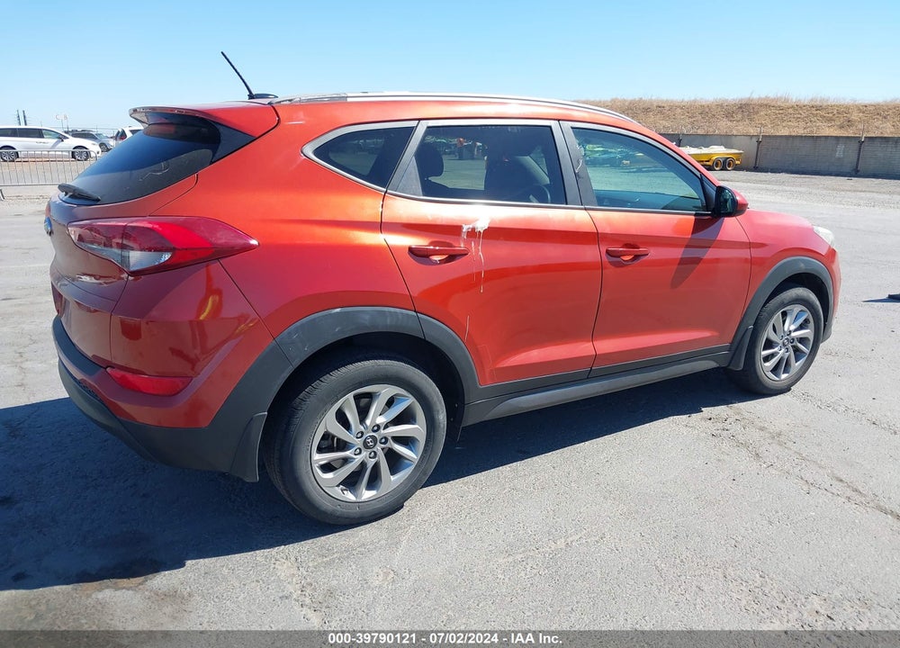 2016 HYUNDAI TUCSON SE VIN: KM8J33A49GU187350
