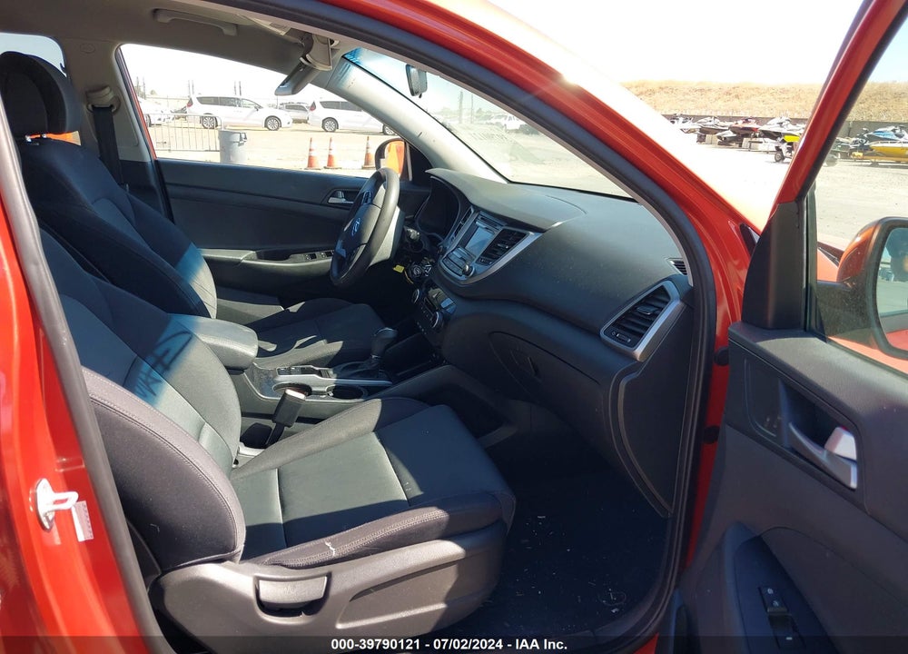2016 HYUNDAI TUCSON SE VIN: KM8J33A49GU187350