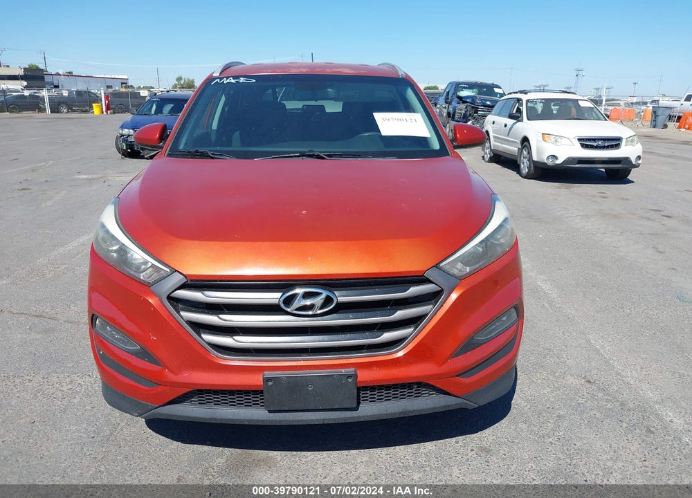 2016 HYUNDAI TUCSON SE VIN: KM8J33A49GU187350