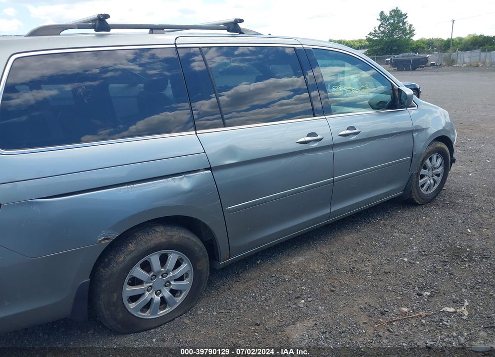 2008 HONDA ODYSSEY EX-L VIN: 5FNRL38798B070028