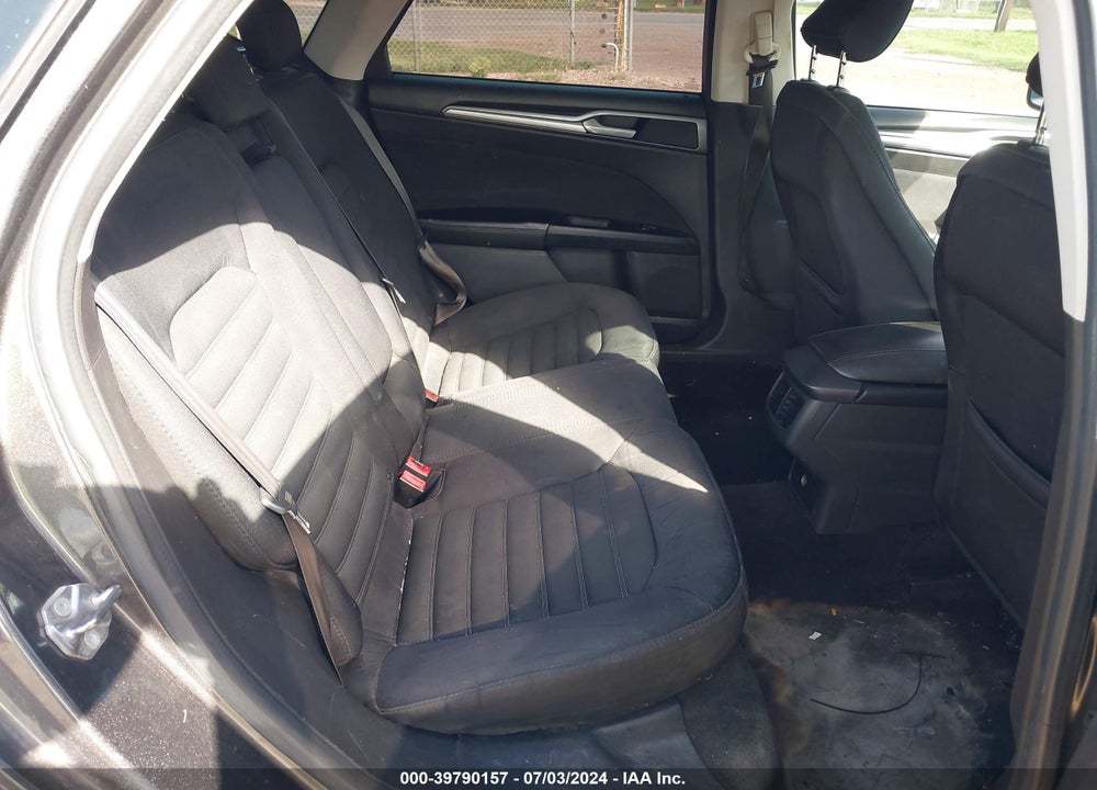 2015 FORD FUSION SE VIN: 3FA6P0H77FR228888