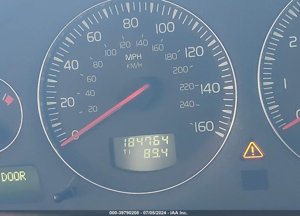 2005 VOLVO XC70 2.5T AWD VIN: YV1SZ592951201147