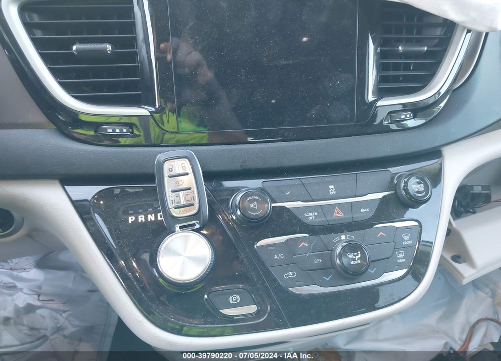 2017 CHRYSLER PACIFICA TOURING VIN: 2C4RC1DG1HR663865