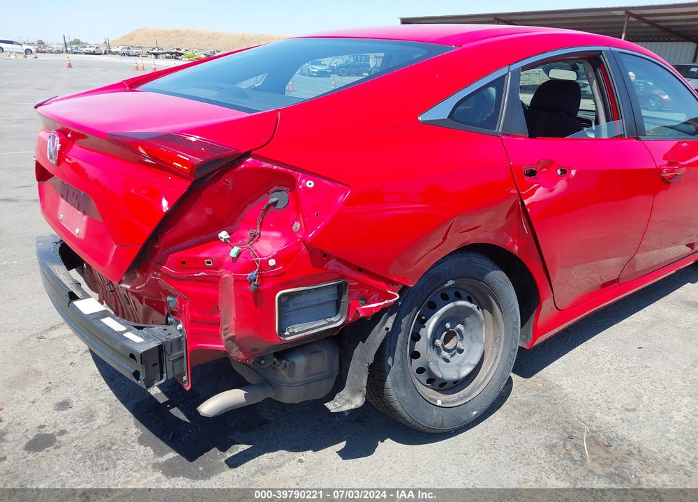 2018 HONDA CIVIC LX VIN: 2HGFC2F50JH570725