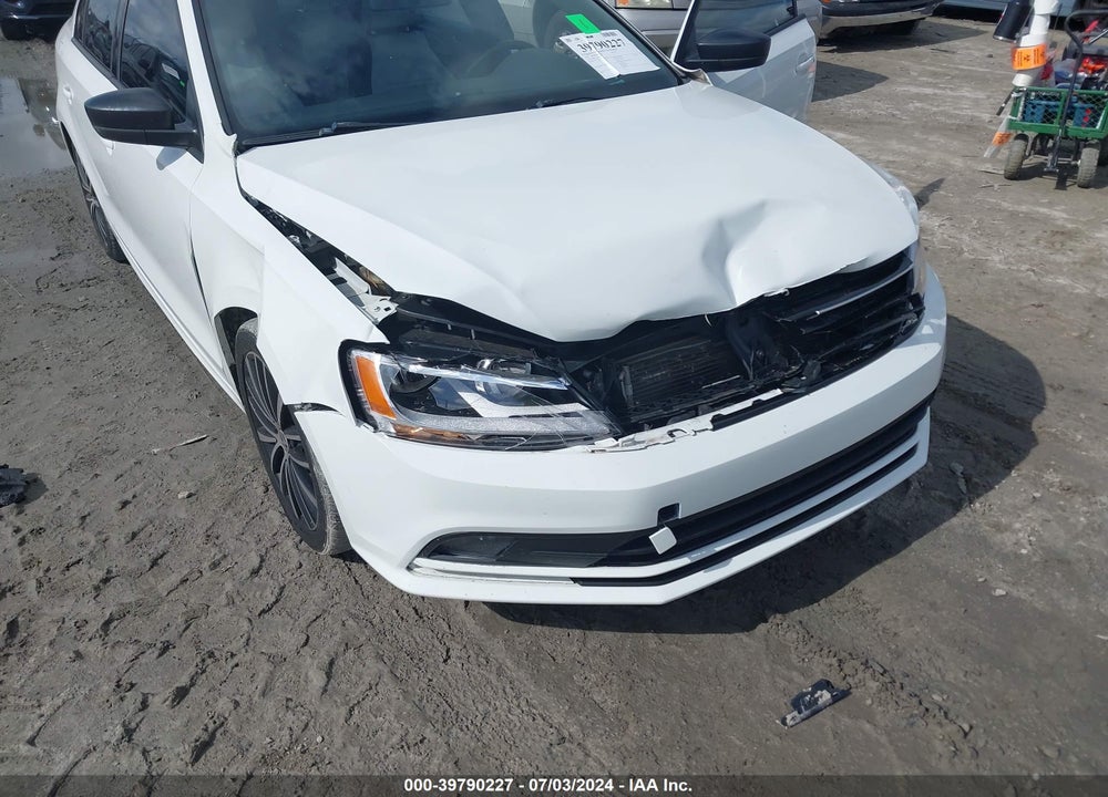 2016 VOLKSWAGEN JETTA 1.8T SPORT VIN: 3VWD17AJ2GM294732