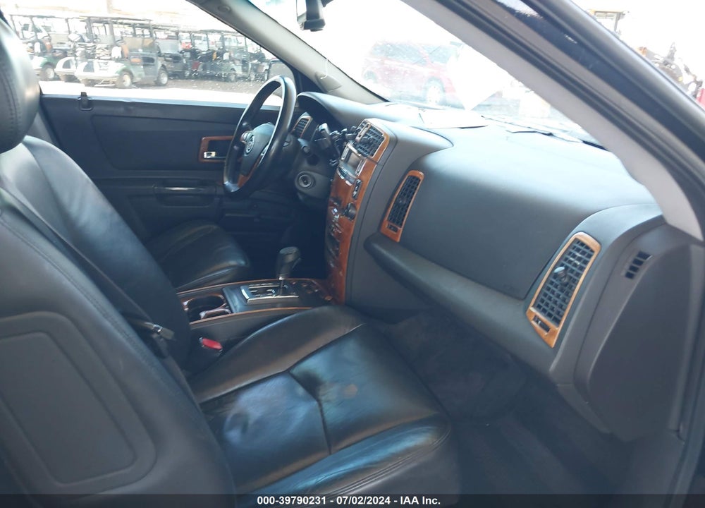 2005 CADILLAC SRX V6 VIN: 1GYEE637150135721