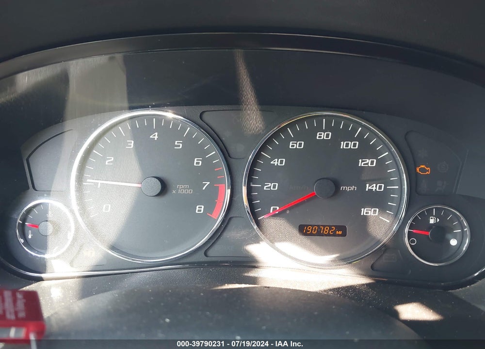 2005 CADILLAC SRX V6 VIN: 1GYEE637150135721