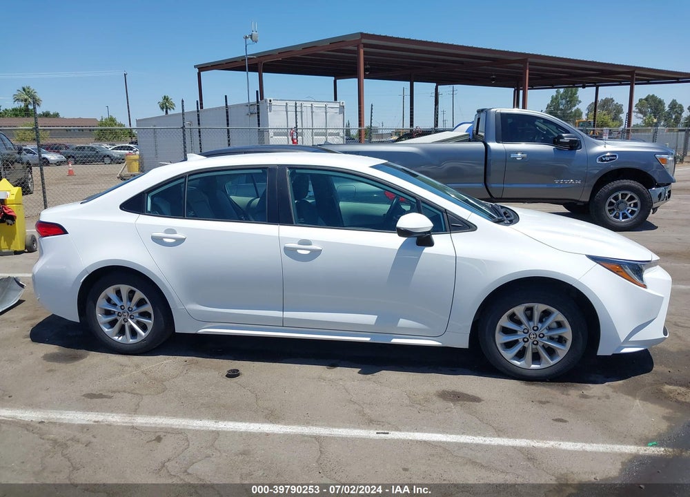2022 TOYOTA COROLLA LE VIN: 5YFVPMAEXNP292949