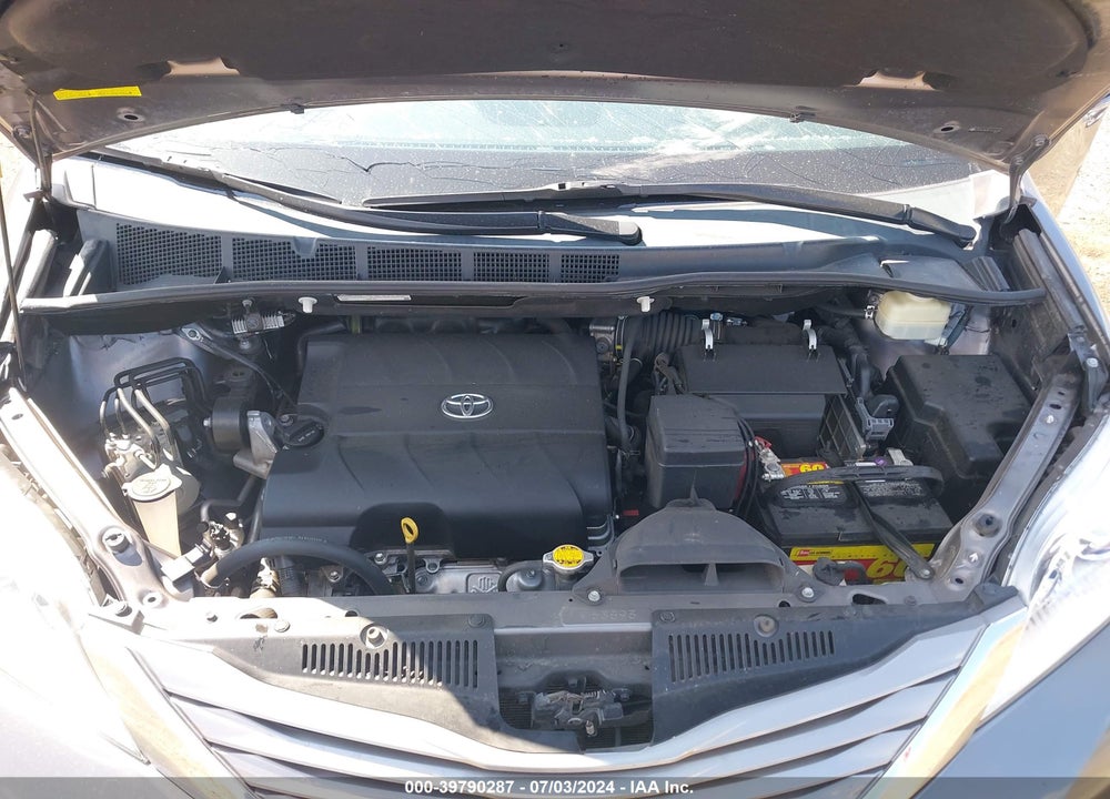 2015 TOYOTA SIENNA VIN: 5TDYK3DCXFS574226