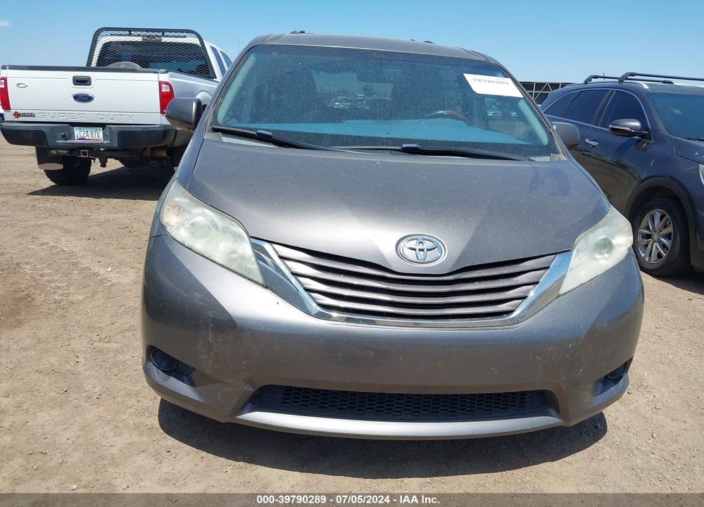 2015 TOYOTA SIENNA LE 8 PASSENGER VIN: 5TDKK3DC3FS581556