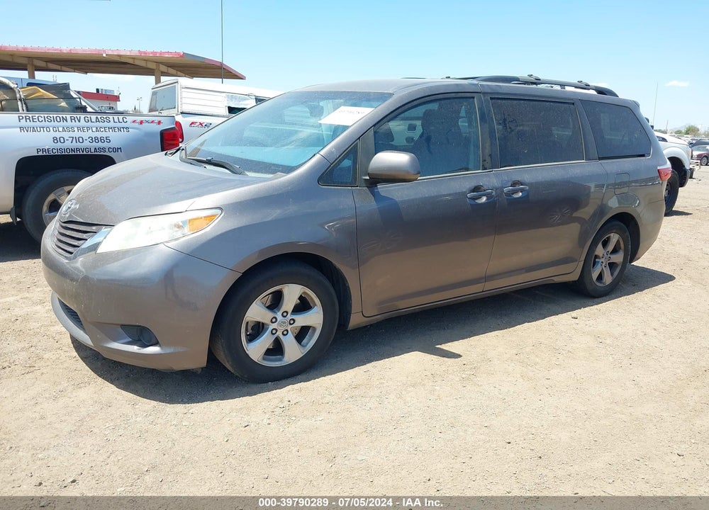 2015 TOYOTA SIENNA LE 8 PASSENGER VIN: 5TDKK3DC3FS581556