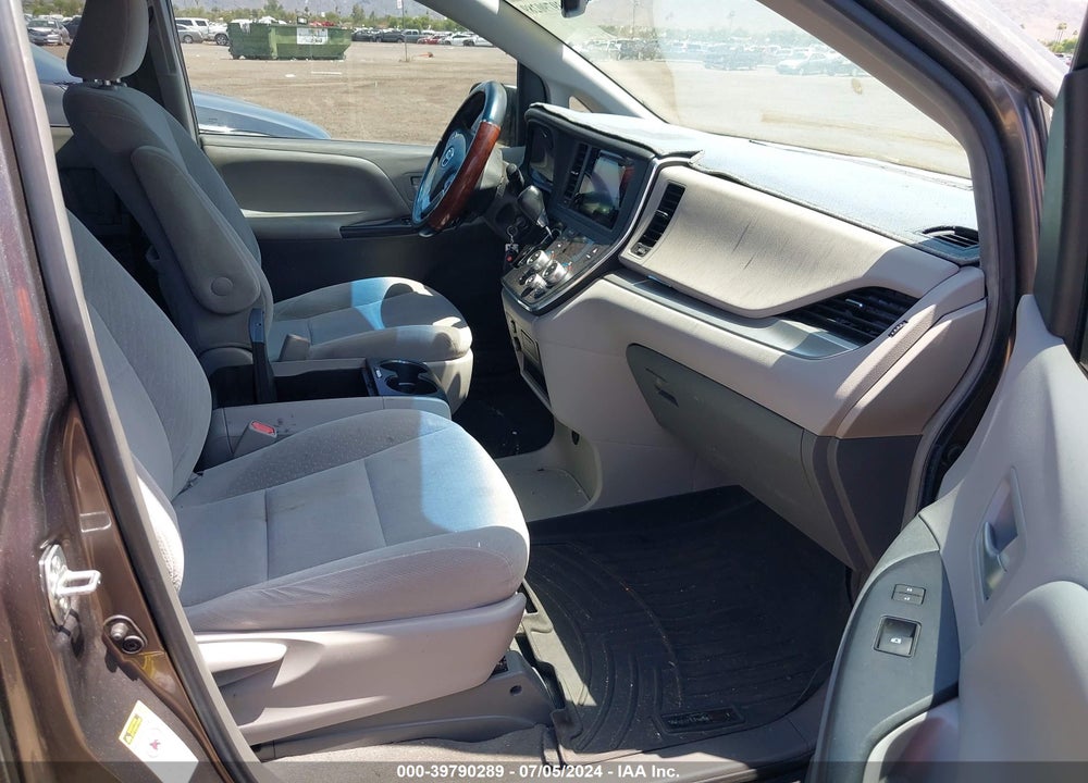 2015 TOYOTA SIENNA LE 8 PASSENGER VIN: 5TDKK3DC3FS581556
