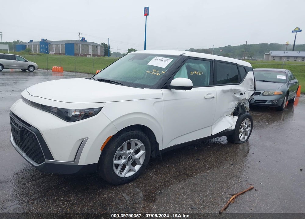 2023 KIA SOUL !/+/S VIN: KNDJ23AU8P7213488