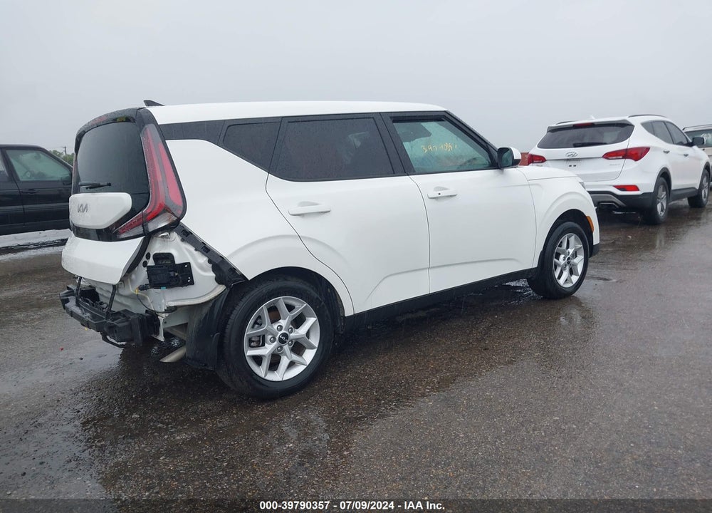 2023 KIA SOUL !/+/S VIN: KNDJ23AU8P7213488