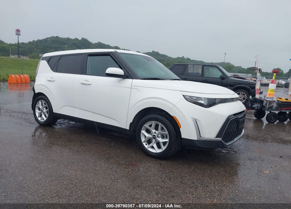 2023 KIA SOUL !/+/S VIN: KNDJ23AU8P7213488