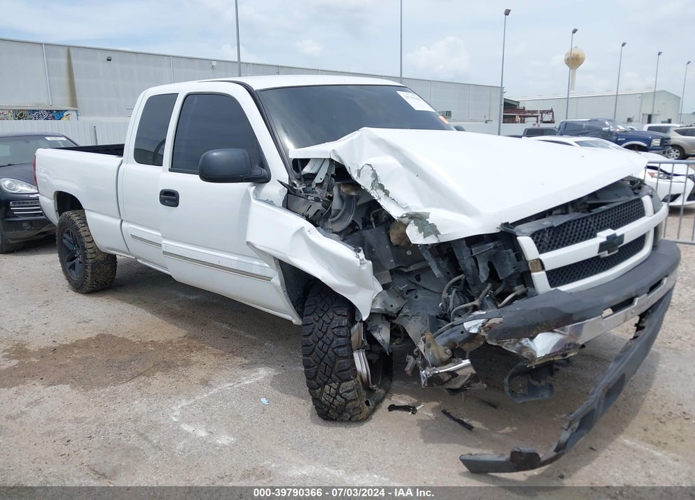 2004 CHEVROLET SILVERADO 1500 LS VIN: 2GCEC19V041265142