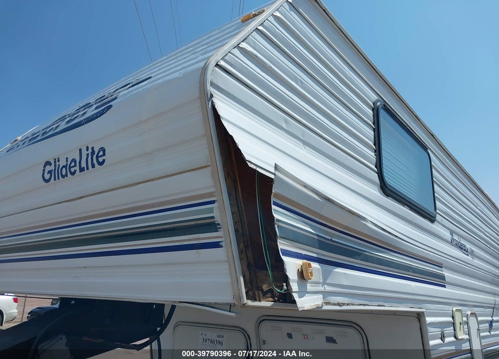 2001 TRAILER WANDERLITE VIN: 4XTFG21271C227833
