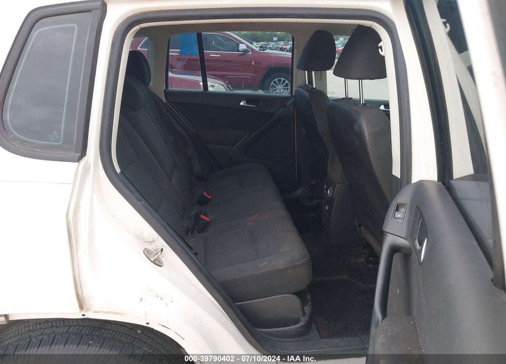 2014 VOLKSWAGEN TIGUAN S VIN: WVGAV3AX2EW539433