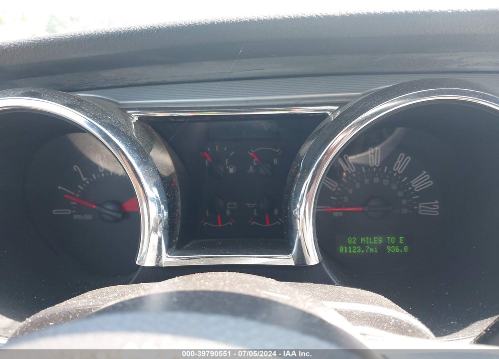 2005 FORD MUSTANG VIN: 1ZVFT84N555254896