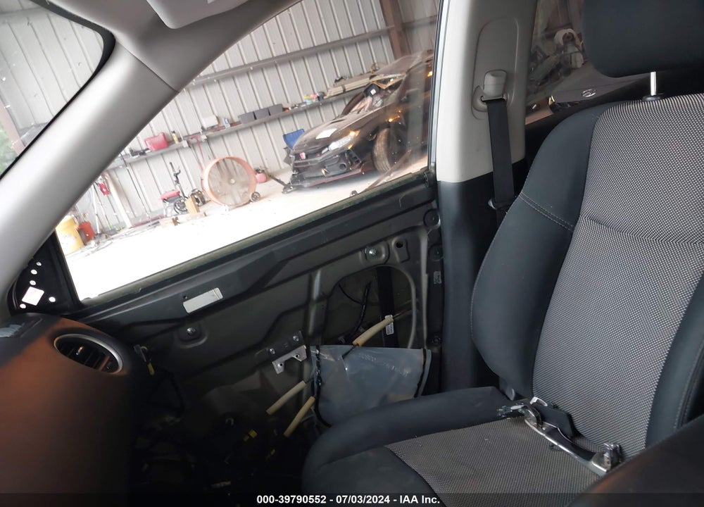 2018 NISSAN PATHFINDER SV VIN: 5N1DR2MM5JC652530