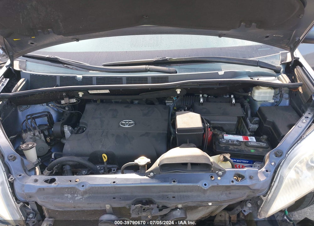 2013 TOYOTA SIENNA LE V6 8 PASSENGER VIN: 5TDKK3DC3DS385100