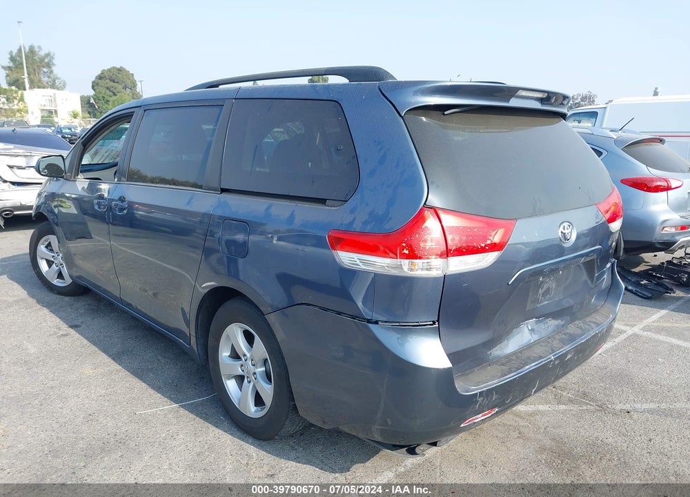 2013 TOYOTA SIENNA LE V6 8 PASSENGER VIN: 5TDKK3DC3DS385100