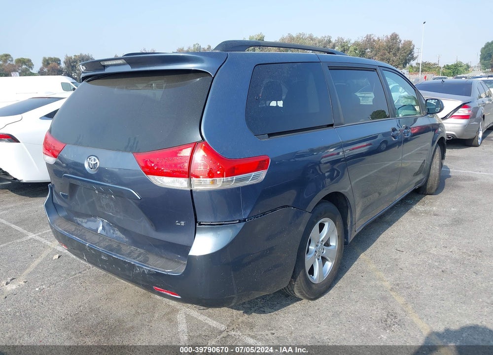 2013 TOYOTA SIENNA LE V6 8 PASSENGER VIN: 5TDKK3DC3DS385100