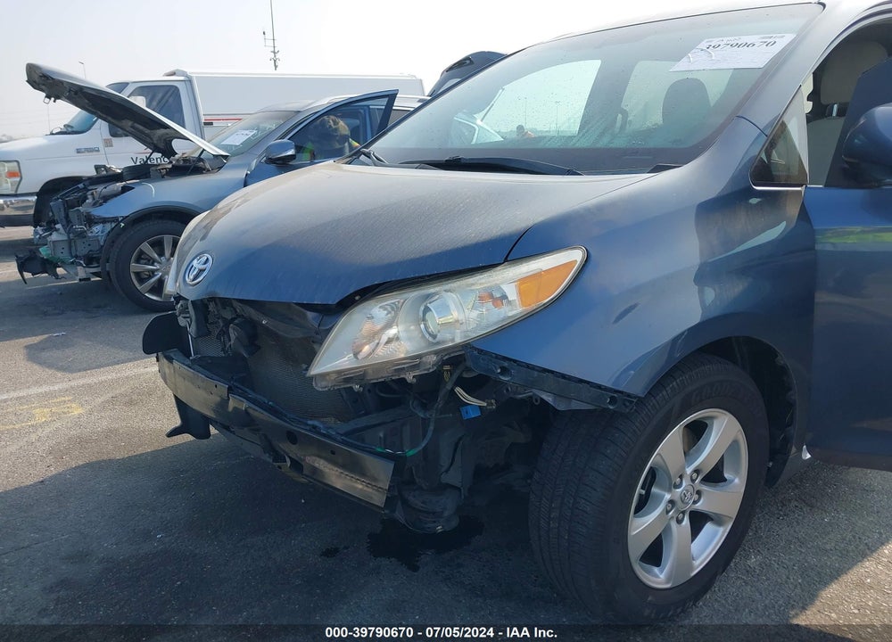 2013 TOYOTA SIENNA LE V6 8 PASSENGER VIN: 5TDKK3DC3DS385100