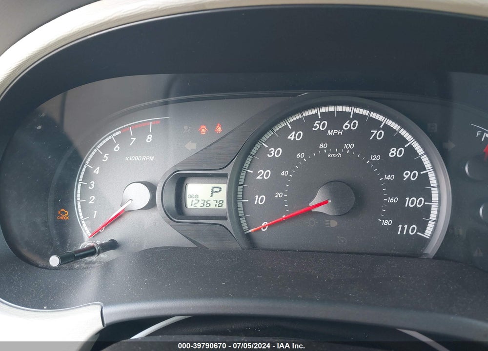 2013 TOYOTA SIENNA LE V6 8 PASSENGER VIN: 5TDKK3DC3DS385100