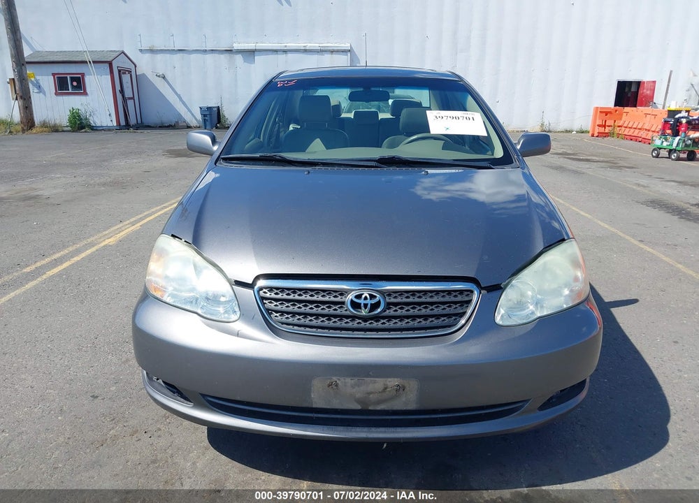 2005 TOYOTA COROLLA LE VIN: 1NXBR32E05Z448940