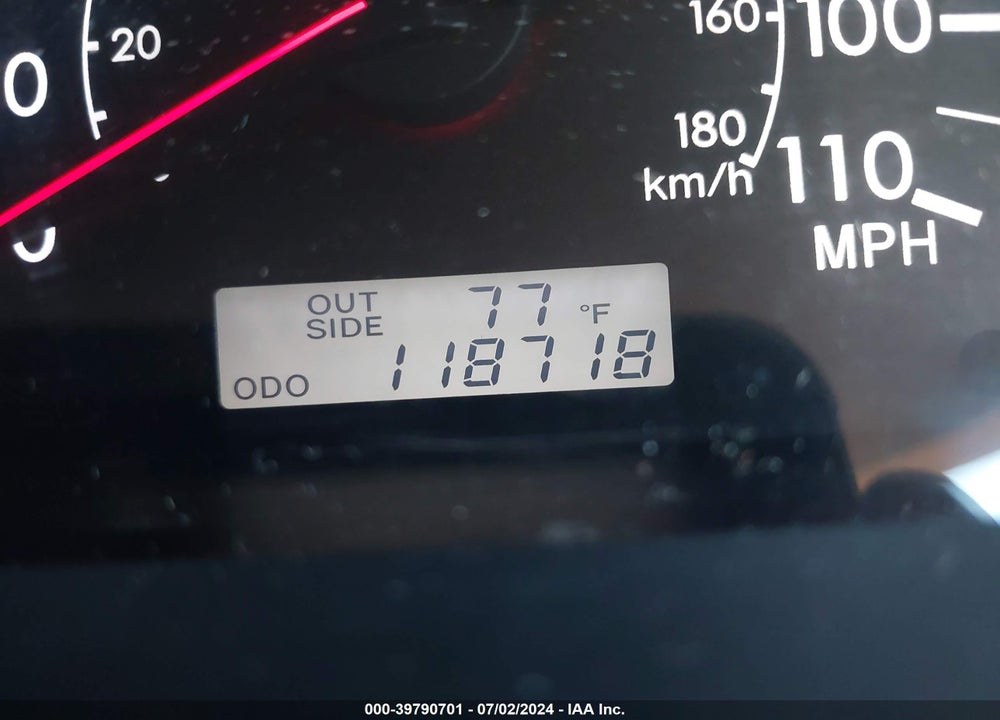 2005 TOYOTA COROLLA LE VIN: 1NXBR32E05Z448940