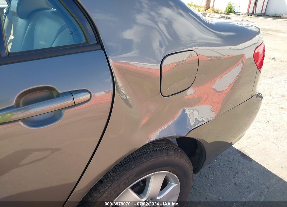 2005 TOYOTA COROLLA LE VIN: 1NXBR32E05Z448940