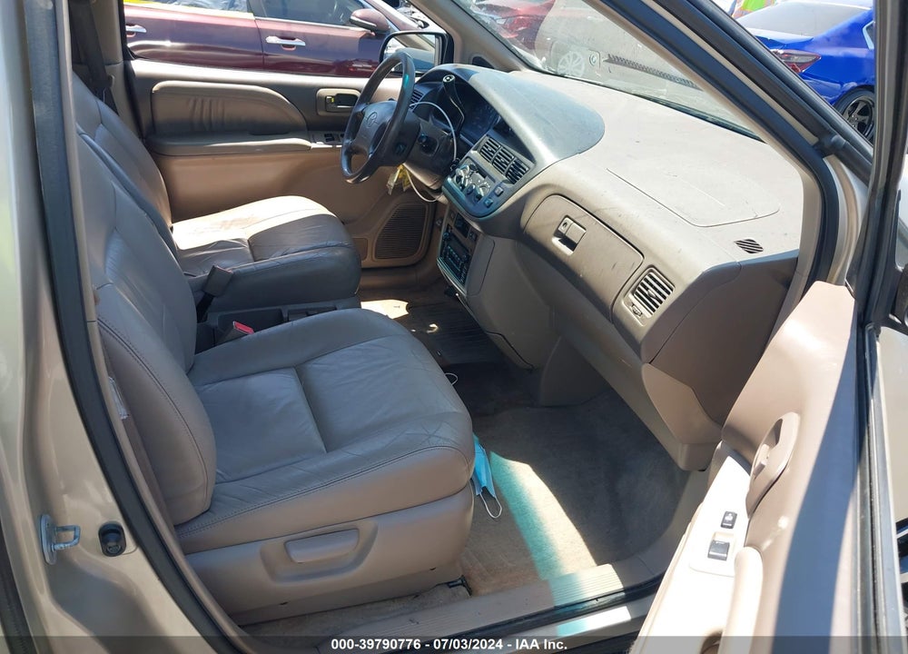 2000 TOYOTA SIENNA XLE VIN: 4T3ZF13C7YU309506