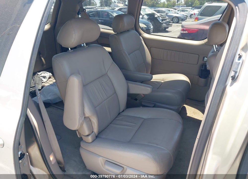 2000 TOYOTA SIENNA XLE VIN: 4T3ZF13C7YU309506