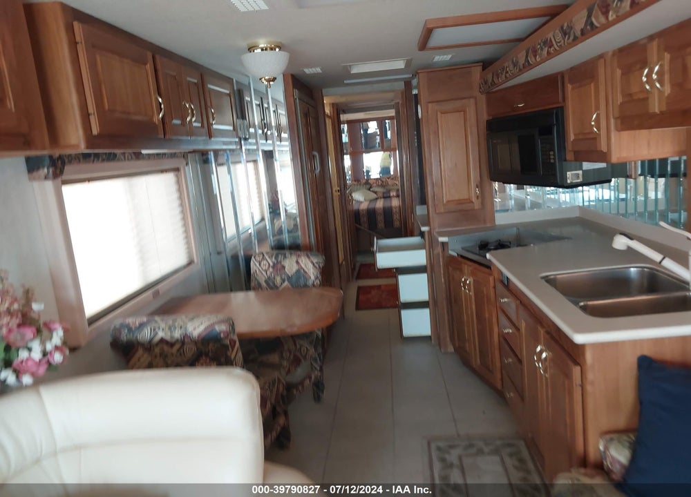 1999 COUNTRY COACH INTRIGUE VIN: 4U7B5EK12X1101174