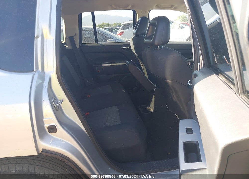 2008 JEEP COMPASS SPORT VIN: 1J8FT47W98D697264
