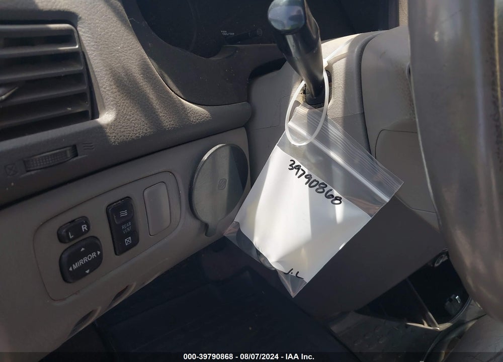 2008 TOYOTA SIENNA XLE VIN: 5TDZK22C68S141605
