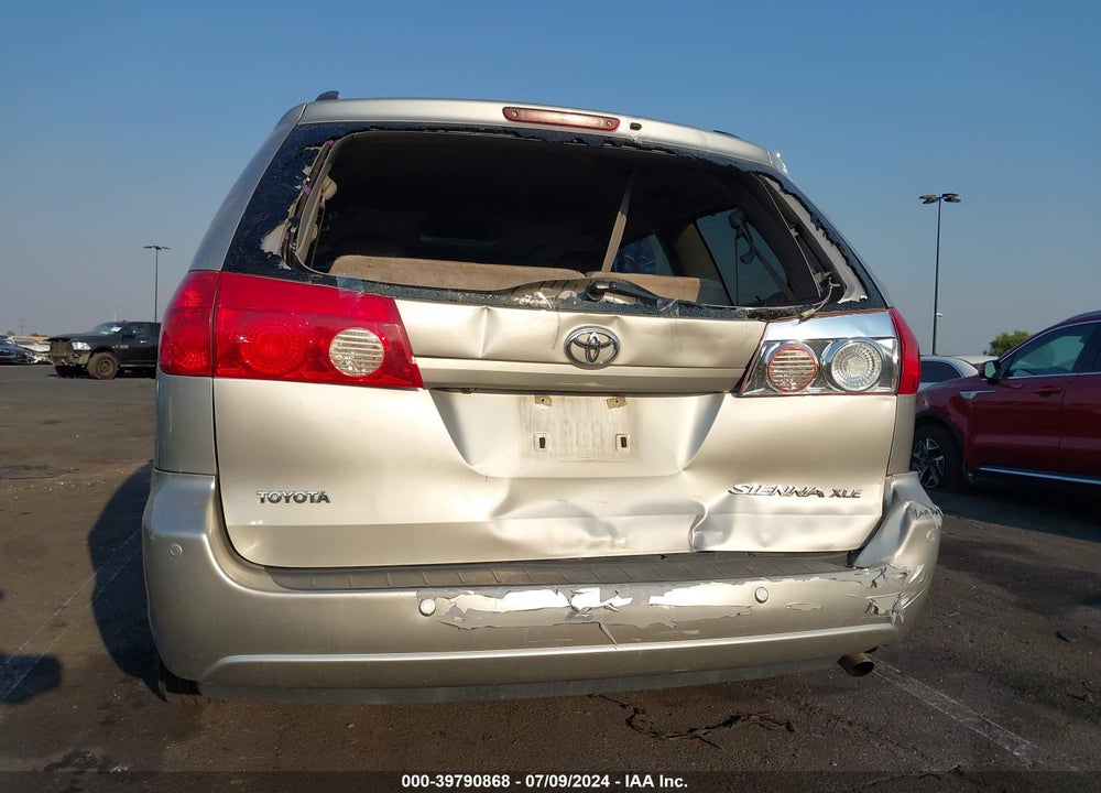 2008 TOYOTA SIENNA XLE VIN: 5TDZK22C68S141605