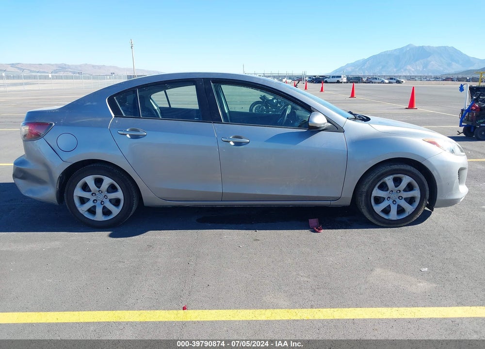2013 MAZDA 3 I SPORT VIN: JM1BL1U78D1713399