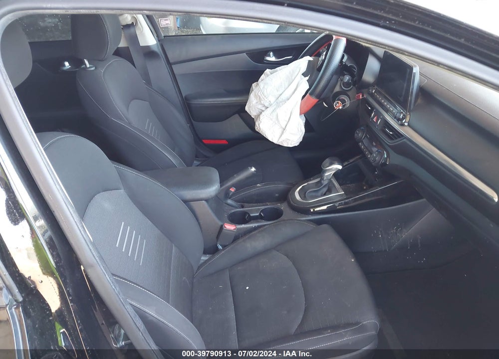 2019 KIA FORTE S VIN: 3KPF34AD0KE023802