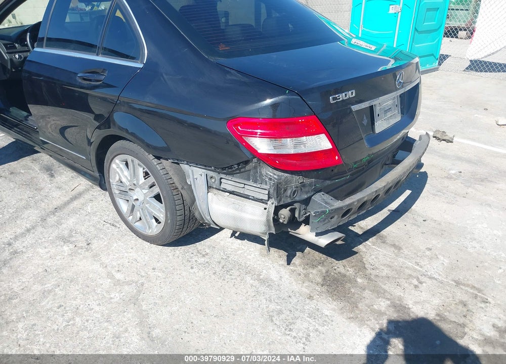 2008 MERCEDES-BENZ C 300 LUXURY/SPORT VIN: WDDGF54XX8R023882