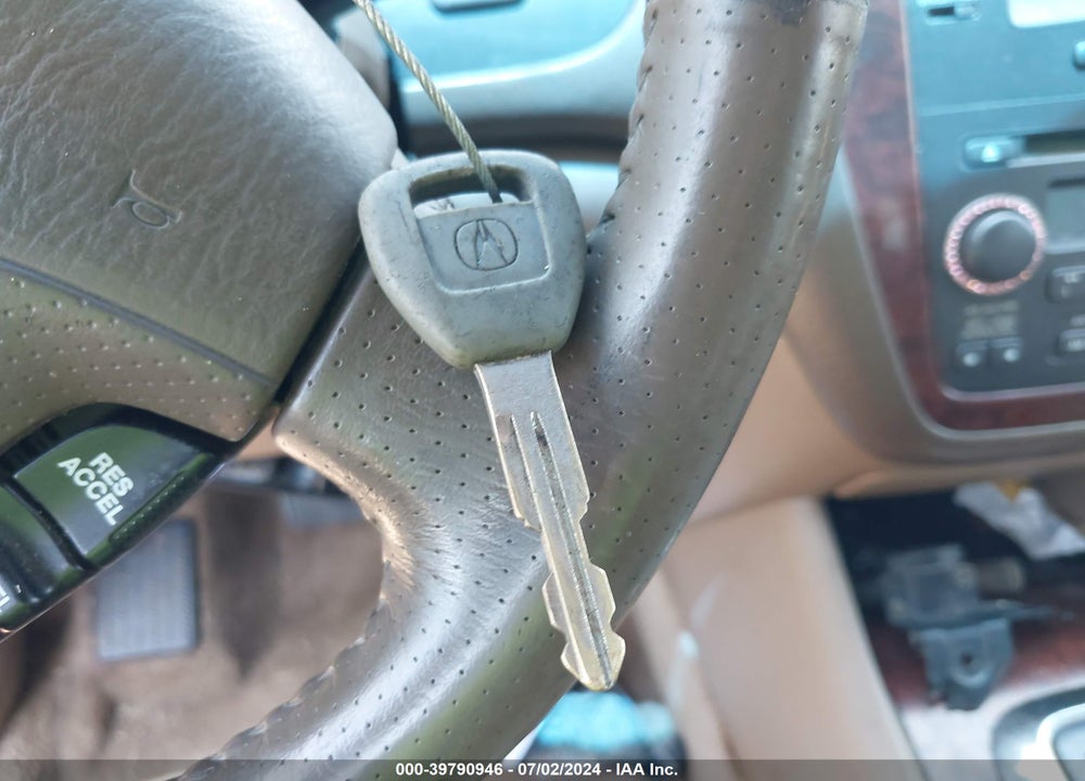 2005 ACURA MDX VIN: 2HNYD182X5H526216