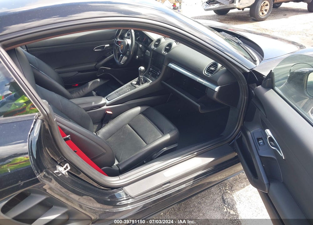 2018 PORSCHE 718 CAYMAN VIN: WP0AA2A88JS260105