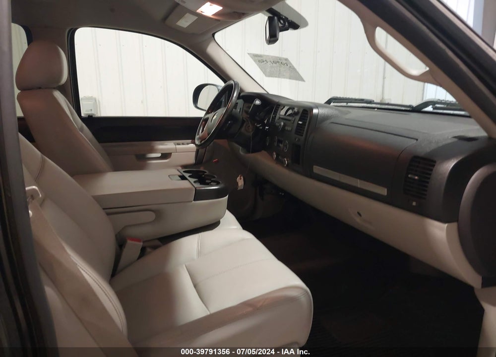 2010 CHEVROLET SILVERADO 1500 LT VIN: 3GCRKSE32AG258517