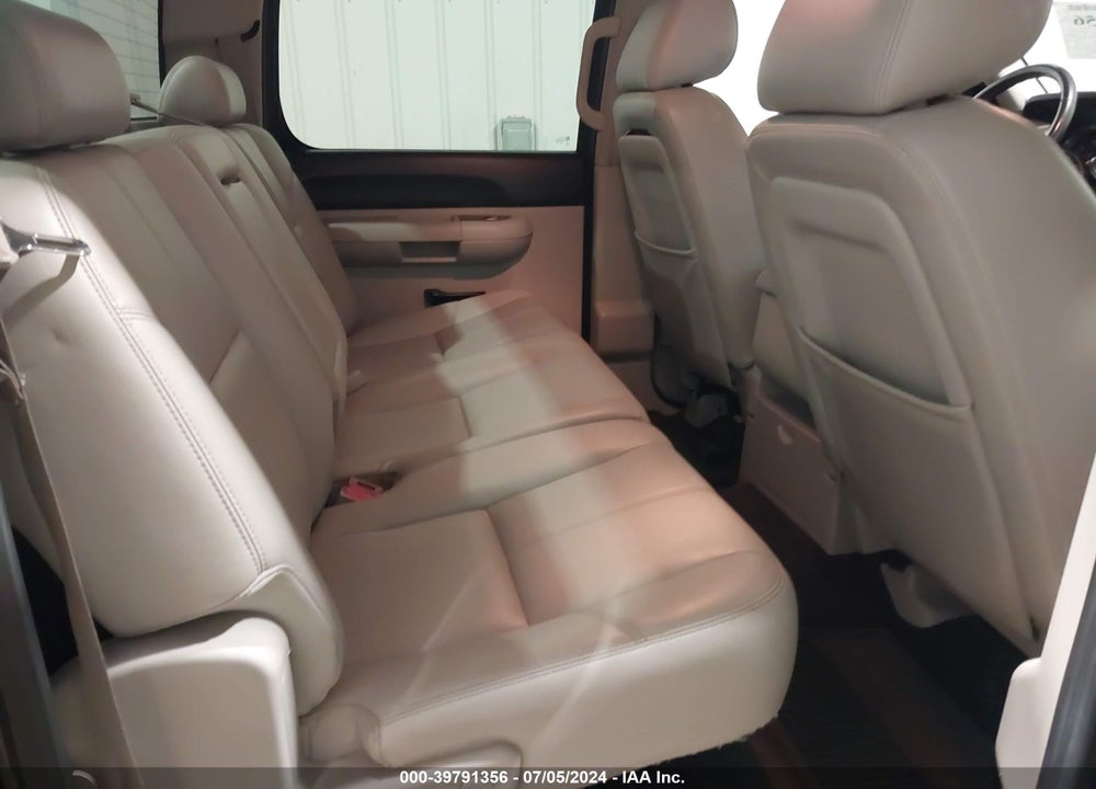 2010 CHEVROLET SILVERADO 1500 LT VIN: 3GCRKSE32AG258517
