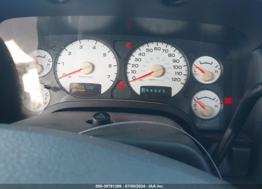 2005 DODGE RAM 1500 SLT/LARAMIE VIN: 1D7HU18D85S229211