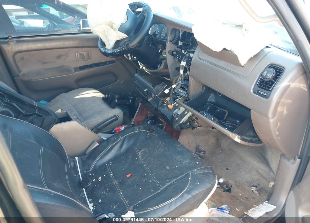 2000 TOYOTA 4RUNNER SR5 V6 VIN: JT3GN86R8Y0142102